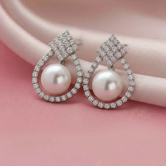 Dew drop pearl earrings